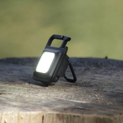 Linterna LED Recargable Multiusos – Imán, Trípode, Destapador y Más